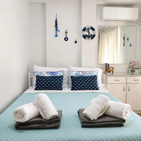 Turquoise Orchid Family With Veranda, Kallithea * Kallithea (Chalkidiki)