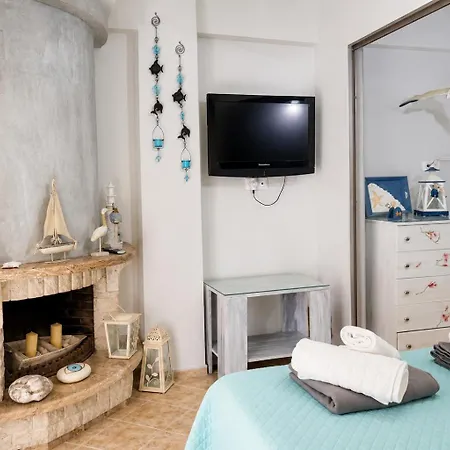 Turquoise Orchid Family With Veranda, Kallithea Apartment *