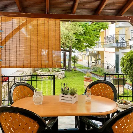 Turquoise Orchid Family With Veranda, Kallithea Apartment *